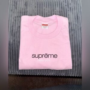 Supreme Classic Logo New York Tee Shirt in Light Pink, short sleeve